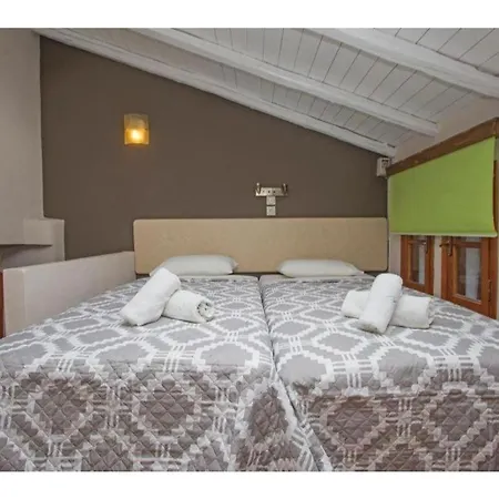 Corfu Club Maisonette 4 公寓式酒店 4*