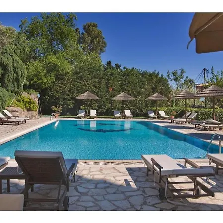 Ξενοδοχείο με διαμερίσματα Corfu Club Maisonette 4 *