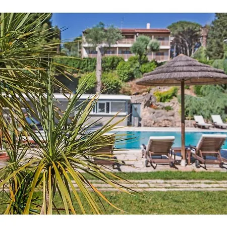 Corfu Club Maisonette 4 4* 古维亚
